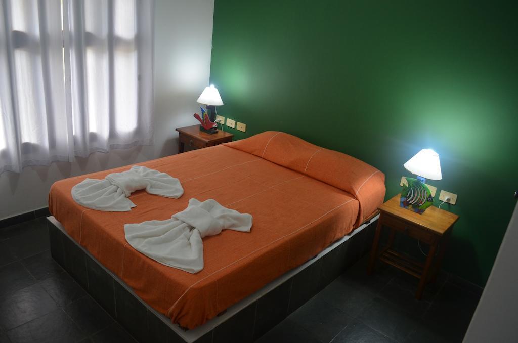 Pousada Porto Princesa Santa Cruz Cabrália Quarto foto